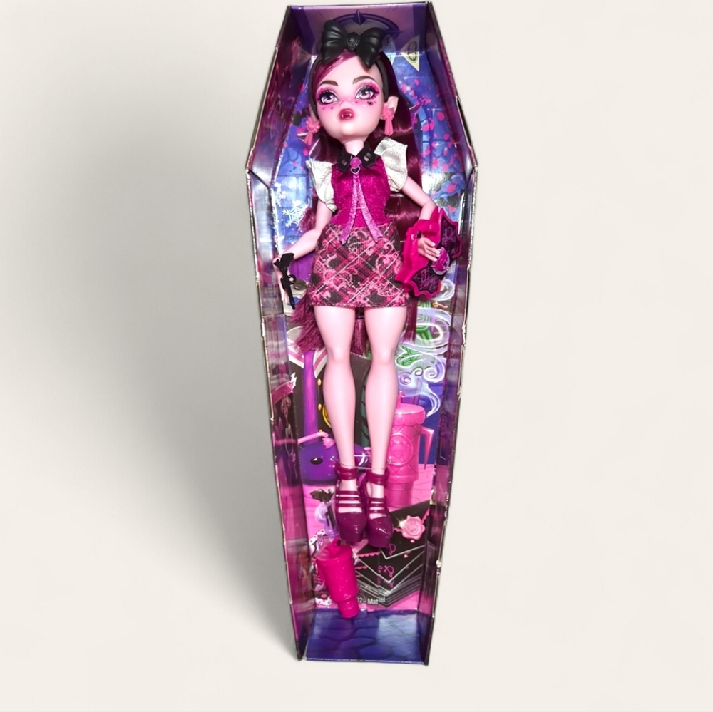 Monster High Buried Secrets Scaremaster Draculaura Doll 